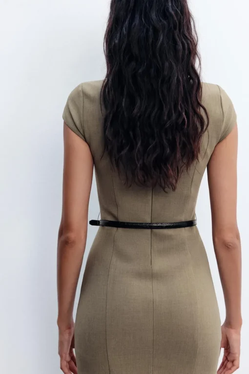 VESTIDO CORTO CINTURÓN