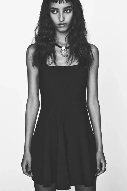 VESTIDO CORTO ESCOTE CUADRADO ZW COLLECTION