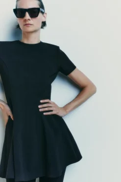 VESTIDO CORTO SKATER