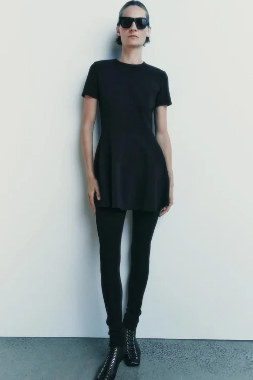 VESTIDO CORTO SKATER