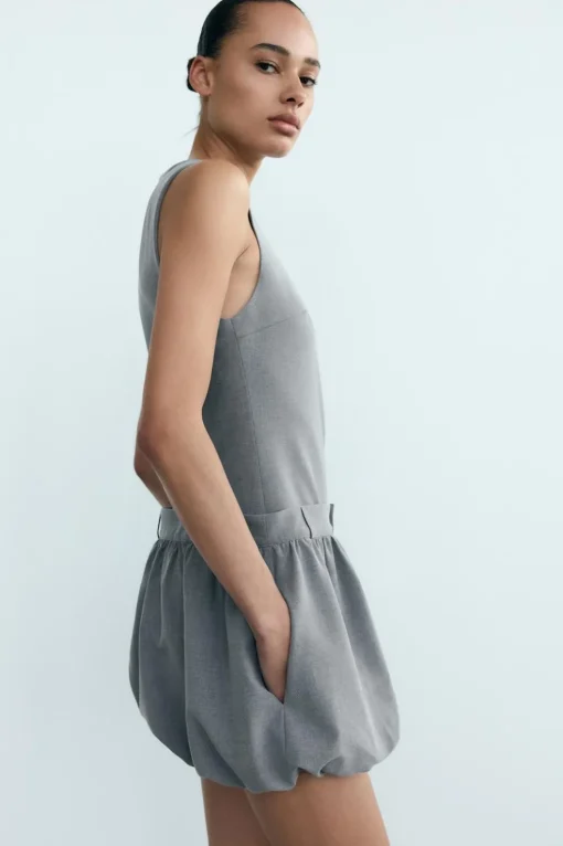 VESTIDO CORTO VOLUMEN