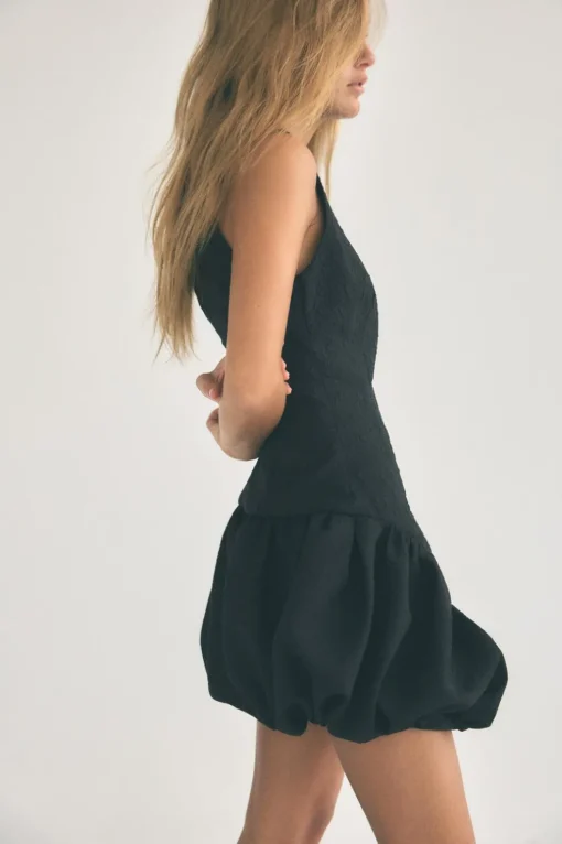 VESTIDO CORTO VOLUMEN