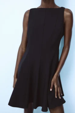 VESTIDO CORTO VUELO