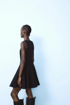 VESTIDO CORTO VUELO
