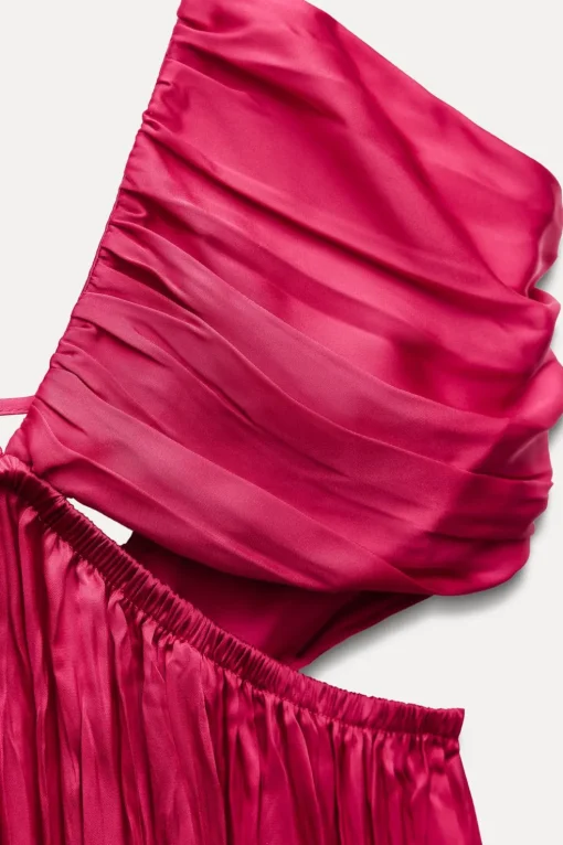 VESTIDO CUT OUT EFECTO ARRUGADO