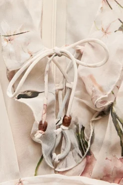 VESTIDO FLORES VOLANTES CUT OUT