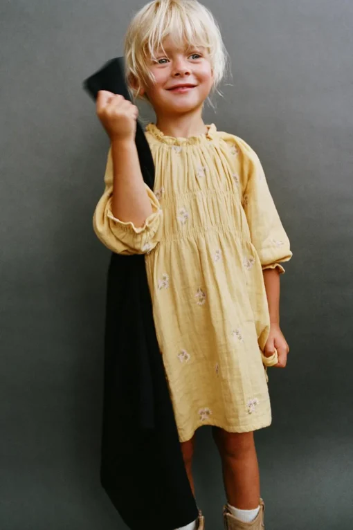VESTIDO GOMAS BORDADO FLORES
