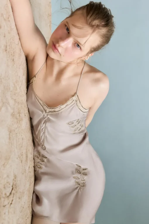 VESTIDO LENCERO BORDADOS ABALORIOS