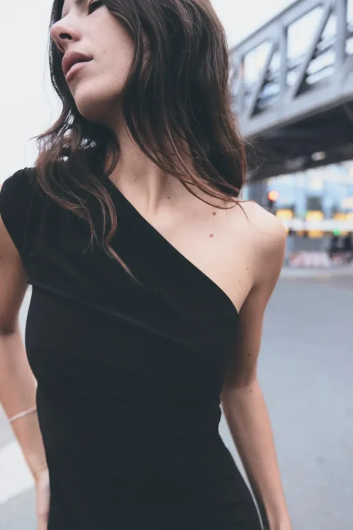 VESTIDO MIDI ASIMÉTRICO