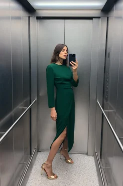 VESTIDO MIDI CREPE HEBILLA