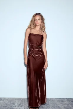 VESTIDO MIDI DRAPEADO TIRANTES TERCIOPELO