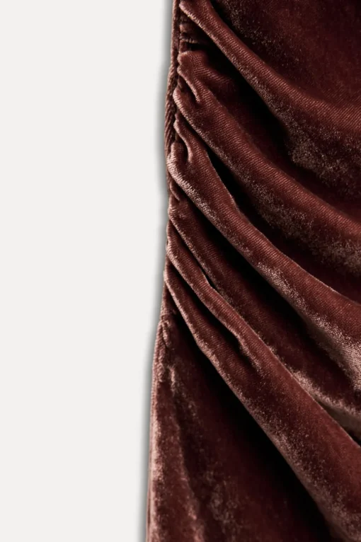 VESTIDO MIDI DRAPEADO TIRANTES TERCIOPELO