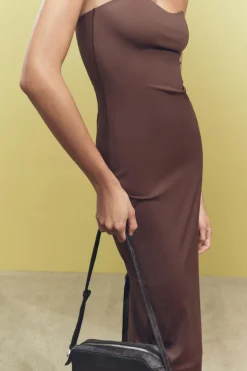 VESTIDO MIDI SATINADO ABERTURA