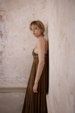 VESTIDO PLISADO ENCAJE ABALORIOS