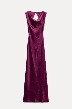 VESTIDO SATINADO ESCOTE ESPALDA