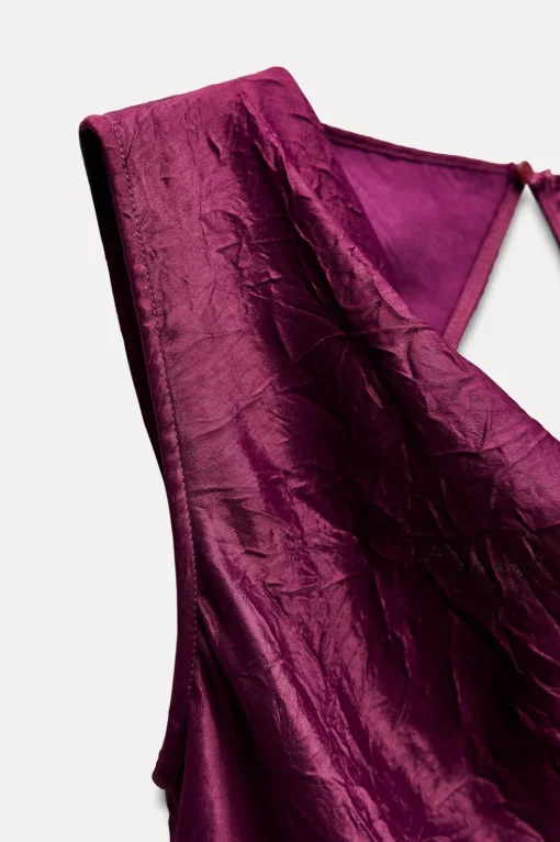 VESTIDO SATINADO ESCOTE ESPALDA