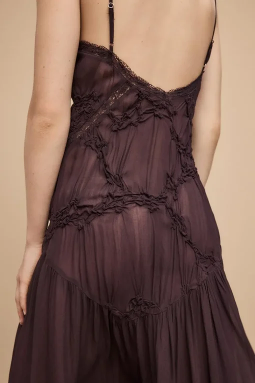 VESTIDO TEXTURA PUNTILLA