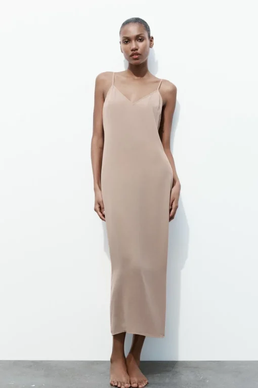 VESTIDO TIPO FORRO LARGO
