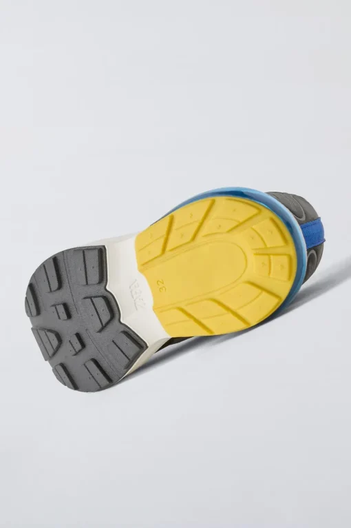 ZAPATILLA DEPORTIVA CÁMARA DE AIRE