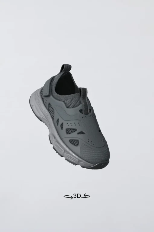 ZAPATILLA DEPORTIVA ENGOMADA