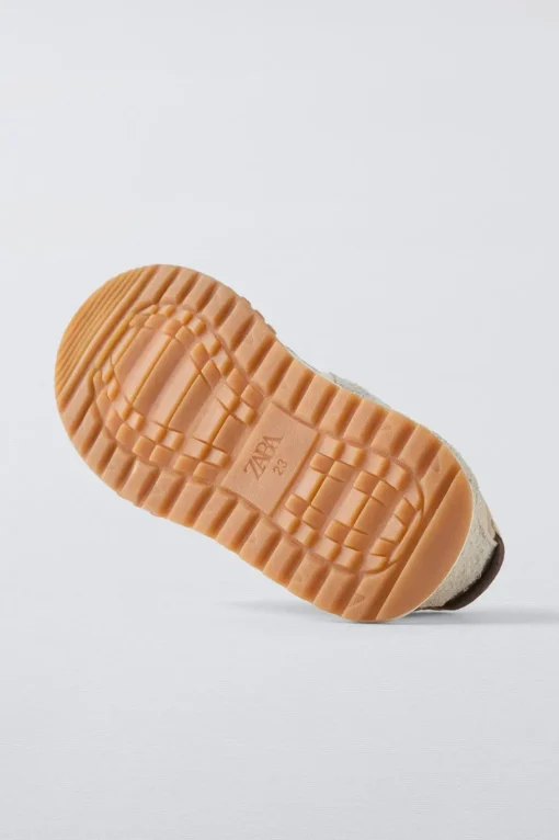 ZAPATILLA DEPORTIVA LENGÜETA