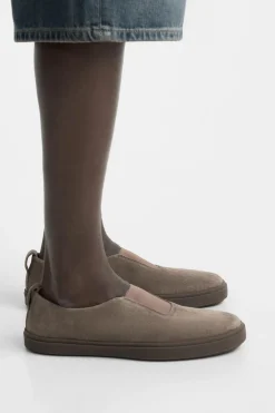 ZAPATILLA PIEL SIN CORDONES