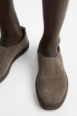 ZAPATILLA PIEL SIN CORDONES