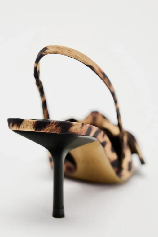 ZAPATO DESTALONADO ESTAMPADO ANIMAL LAZO