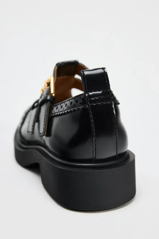 ZAPATO DETALLES PICADOS