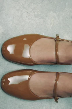 ZAPATO TACÓN ANCHO PULSERA
