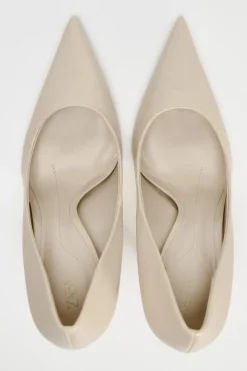 ZAPATO TACÓN EFECTO ACHAROLADO