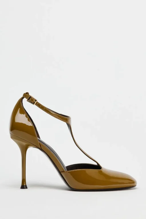 ZAPATO TACÓN TIRA EFECTO ACHAROLADO