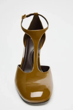 ZAPATO TACÓN TIRA EFECTO ACHAROLADO