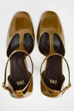 ZAPATO TACÓN TIRA EFECTO ACHAROLADO