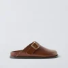 ZUECO PIEL HEBILLA LATERAL