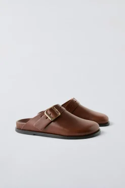 ZUECO PIEL HEBILLA LATERAL